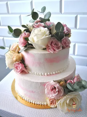 Фотография свадебного торта с пионами для инспирации