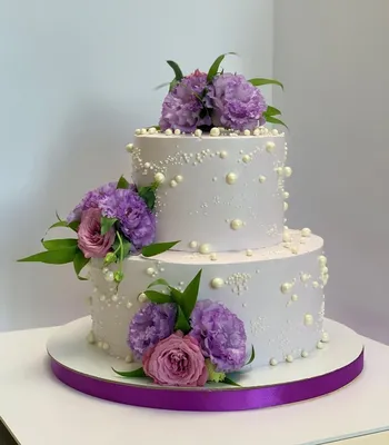 Пионы на свадебном торте: стильное изображение