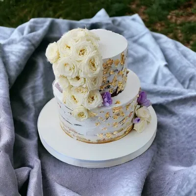 Фото свадебного торта с пионами для печати на холсте