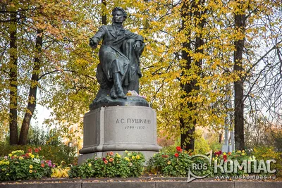 Восхищение природой и архитектурой в Святогорском монастыре Пушкинских гор