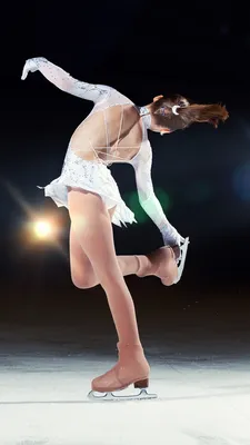 Фото танцующих девушек со спины в формате HD