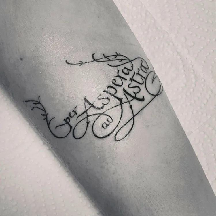 Тату надписи, идеи, фото - сделать татуировку с надписью в студии BARAKA в Санкт-Петербурге