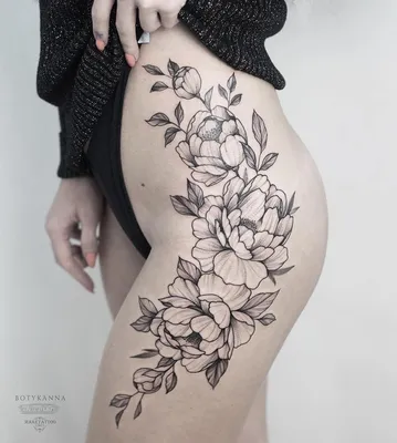 Фотография татуировки пионов на ноге - png формат