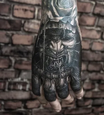 Идеи тату в стиле блэкворк: маленькие и деликатные рисунки https://example.com/tattoo-blackwork/22