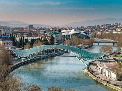 Зимний Тбилиси: Величественные пейзажи в JPG формате