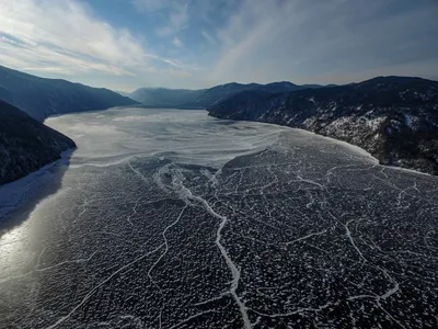 Зимние вдохновляющие образы: Фото Телецкого озера в JPG, PNG, WebP