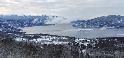 Ледяные пейзажи: Фотографии Телецкого озера с разнообразными параметрами