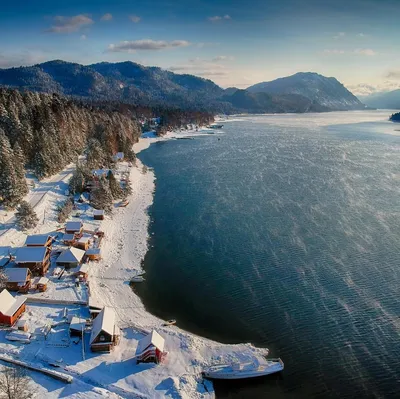 Зимний рай: Фотографии зимнего Телецкого озера для скачивания