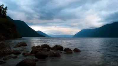 Картинка Телецкого озера: проникновение в удивительный фон природы
