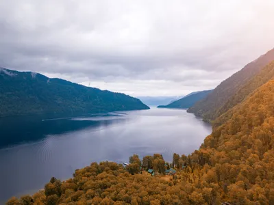 Фотографии Телецкого озера: путешествие в захватывающий мир 4K разрешения