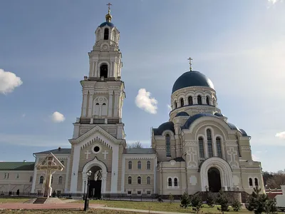 Новые изображения Тихонова пустынь для скачивания