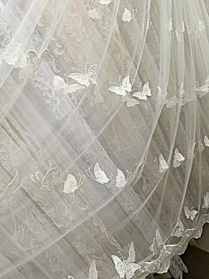 Фотографии тюльной ткани, украшенной разнообразными бабочками и форматом WebP на странице выбора размеров и формата