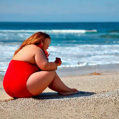 Толстушки на пляже: фото, которые показывают, что красота без размера