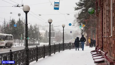 Зимняя красота Томска: Выберите размер и формат для скачивания