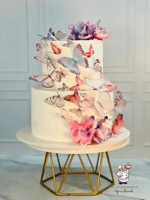 Торт с бабочками: фотография в формате JPG для сохранения и представления в лучшем исполнении