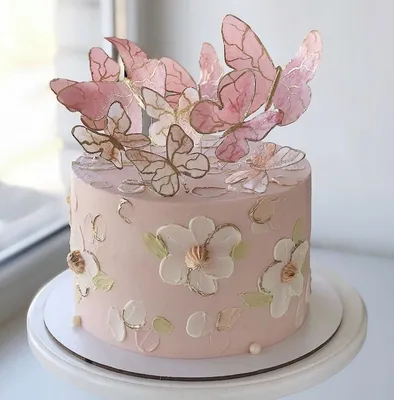 Фото торта с бабочками в высоком разрешении и потрясающих цветовых контрастах