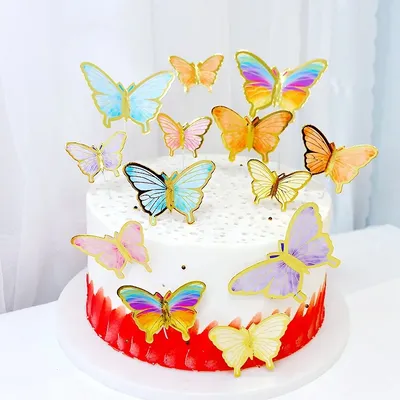 Шикарное изображение торта с бабочкой на выбор