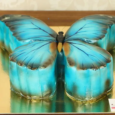 Удивительная бабочка на торте - выберите формат скачивания