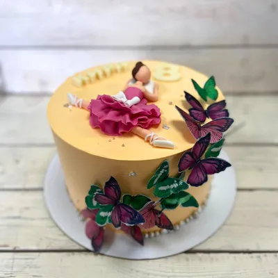 Удивительное фото торта с изображением бабочки на выбор