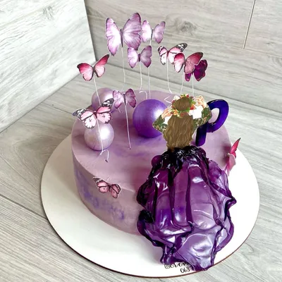 Торт с бабочкой: красочная фотография