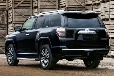 Фото Toyota 4Runner 2023: обои для рабочего стола