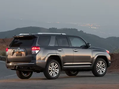 Новые фотографии Toyota 4Runner 2023