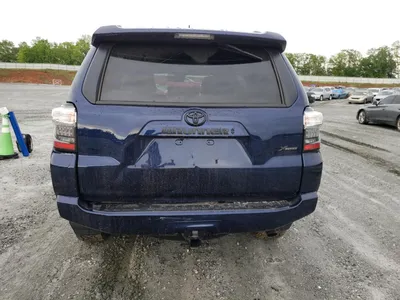 Фото Toyota 4Runner 2023 на природе