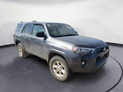 Фотографии Toyota 4Runner 2023 на дороге