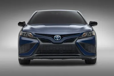 Фото Toyota Camry 2023 с дополнительными опциями