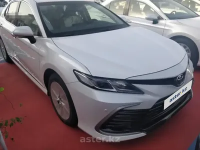 Снимки Toyota Camry 2023 на любой вкус