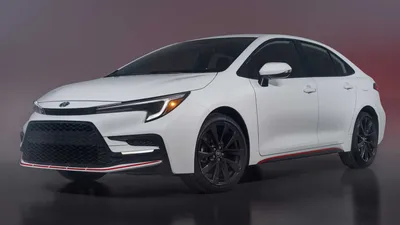 Фотографии Toyota Corolla 2023 в движении