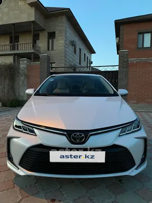 Фото Toyota Corolla 2023 в действии