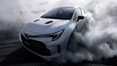 Фото Toyota GR Corolla 2023: выберите нужный формат