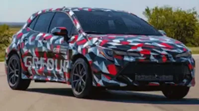 Toyota GR Corolla 2023: изображения задней части