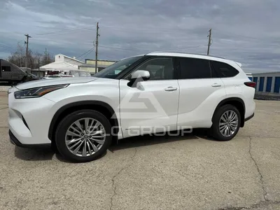 Настоящие фотографии Toyota Highlander 2023