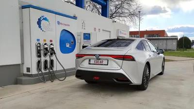 Смотреть фото Toyota Mirai 2023 в онлайн-галерее