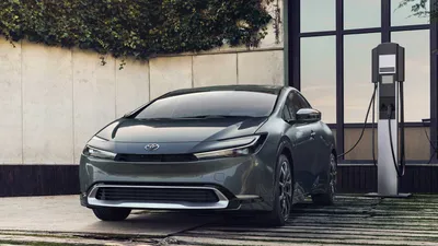 Осмотрите новый Toyota Prius 2023 на фотографиях