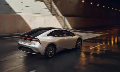 Скачайте бесплатно фотографии Toyota Prius 2023