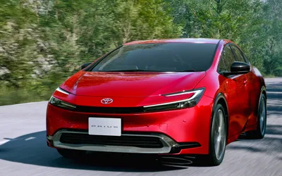 Картинки Toyota Prius Prime 2023 на фоне природы