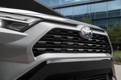 Фото Toyota RAV4 2023 на телефон