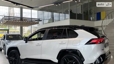 Красивые фотографии Toyota RAV4 Hybrid 2023