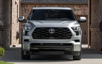 Фотографии Toyota Sequoia 2023 на фоне природы