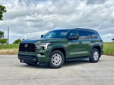 Фото Toyota Sequoia Hybrid 2023 для использования на сайте