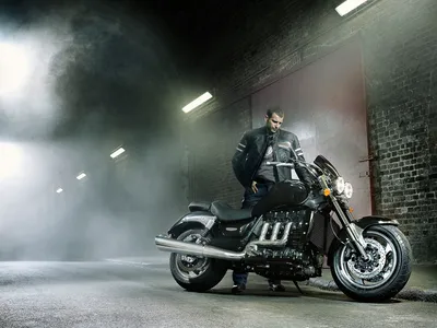 Уникальные фотографии Triumph Rocket III в высоком качестве