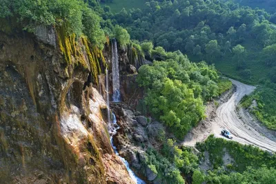 Арт-фото Царских водопадов с эффектом объекта движения