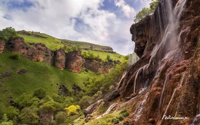 Рисунок Царских водопадов: искусство природы во всей своей красе