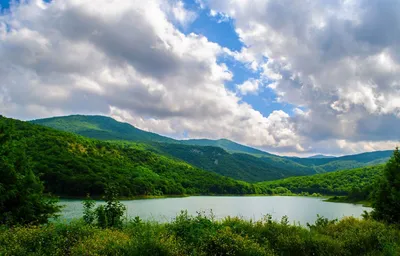 Искусство природы на Церковном озере геленджик: потрясающие фотографии.