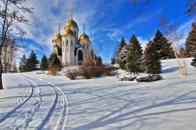 Фотка Церкви: Зимний вечер в золотых оттенках