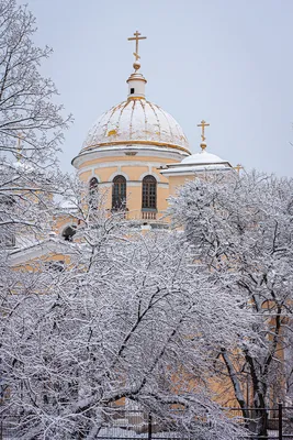 Зимний арт: Церковь в великолепии разных размеров