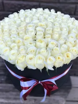 Цветочный роскошный букет: Белые розы для особого случая